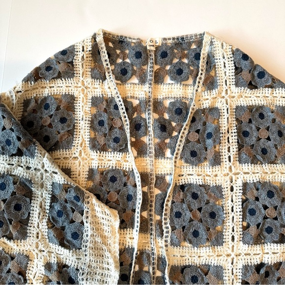 POL Crochet Open Cardigan in Charcoal Multi - Picture 5 of 5